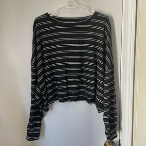Baggy Women’s Black and White Striped Long Sleeve Cropped Tee